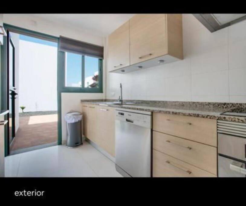 Spacious Private Villa & Private Heated Pool - Villa Sunshine 科斯塔特吉塞 外观 照片